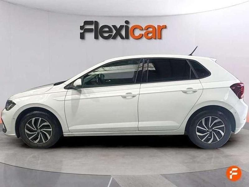 Usado VW Polo Life 95 CV (69 kW) 2023 Blanco Utilitario