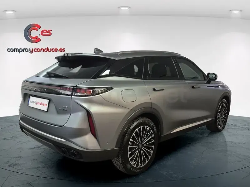 Usado Omoda 9 537 CV (394 kW) 2026 Gris / plata SUV