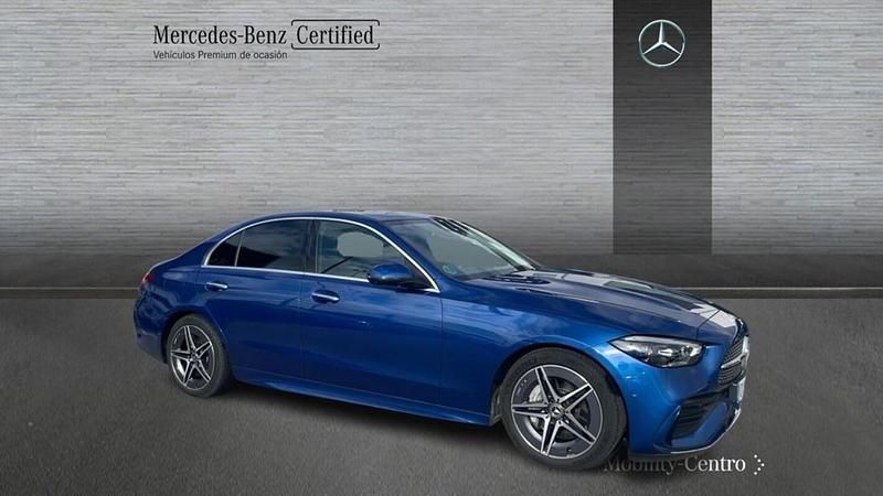 Usado Mercedes C220 AMG line 200 CV (147 kW) 2022 Spektral blue  metallic paint Berlina
