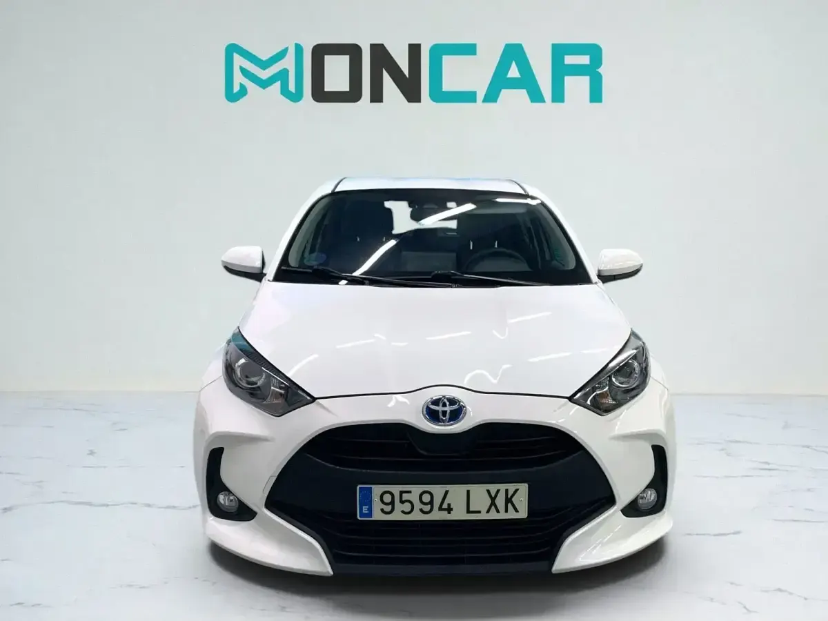 Usado Toyota Yaris Business Edition 116 CV (85 kW) 2021 Blanco Utilitario