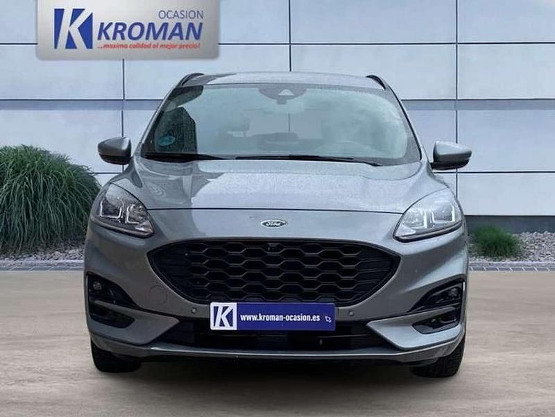 Usado Ford Kuga ST-Line 120 CV (88 kW) 2023 Plateado SUV