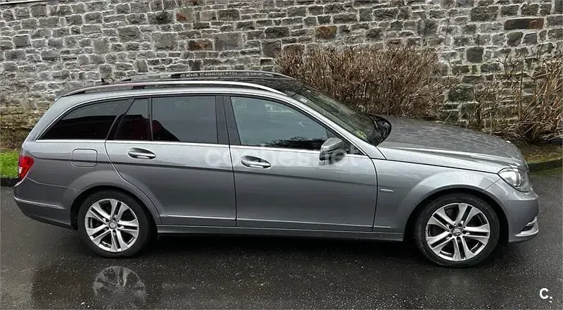 Usado Mercedes C300 Avantgarde 231 CV (169 kW) 2011 Gris / plata Familiar
