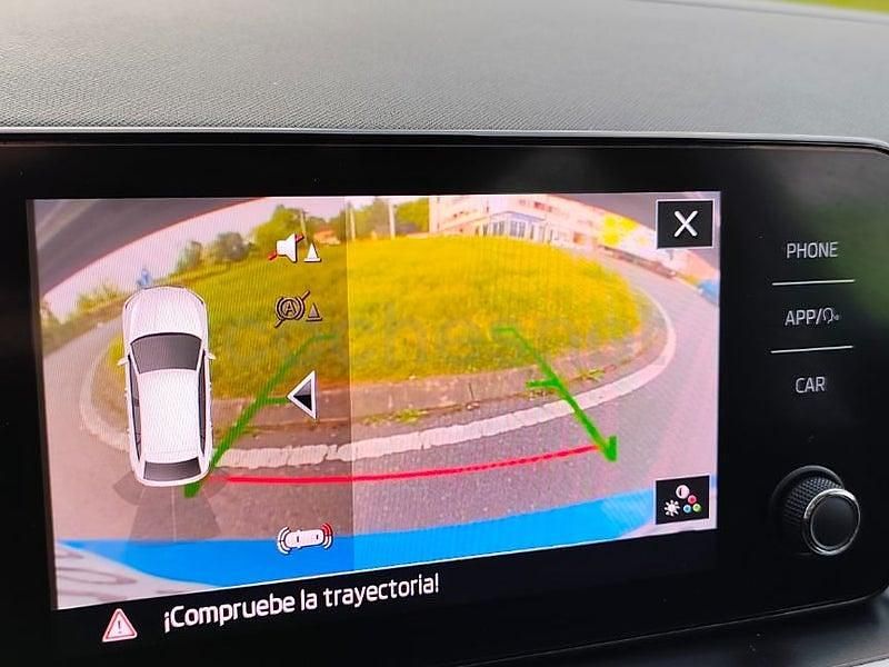 Usado Skoda Scala Active 115 CV (84 kW) 2020 Azul Utilitario