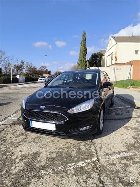 Negro Usado 2015 Ford Focus Titanium Berlina | 8500 € (Buen precio) - Imagen 1/4