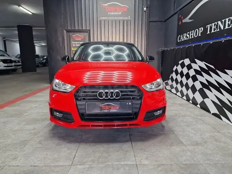 Usado Audi A1 Sportback Attraction 95 CV (69 kW) 2018 Rojo Utilitario