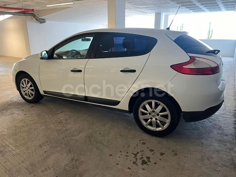 Usado Renault Mégane Authentique 90 CV (66 kW) 2010 Blanco Berlina