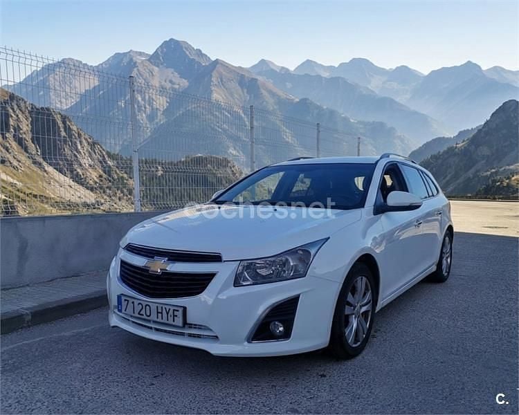 Usado Chevrolet Cruze LT 163 CV (119 kW) 2014 Blanco Familiar