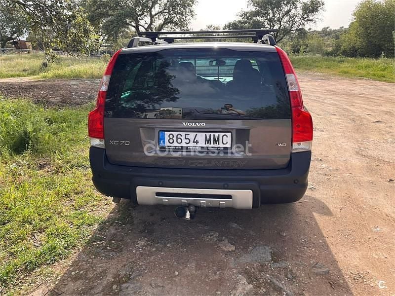 Usado Volvo XC70 Kinetic 210 CV (154 kW) 2006 Marrón Familiar