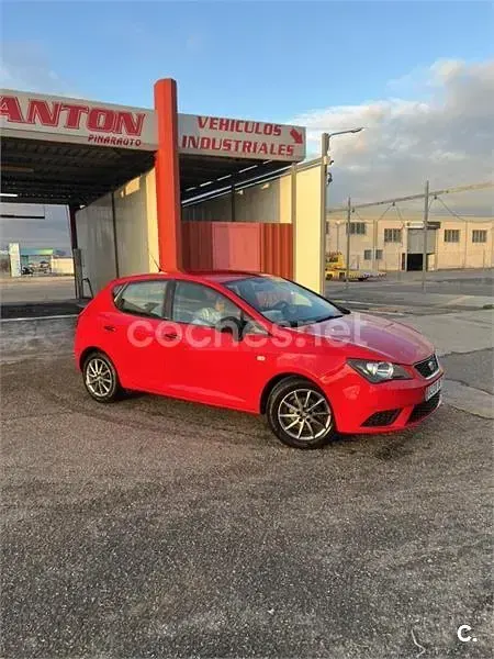 Usado Seat Ibiza I-Tech 70 CV (51 kW) 2015 Rojo Berlina