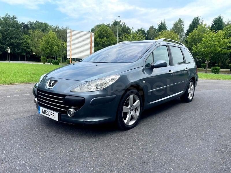 Usado Peugeot 307 110 CV (80 kW) 2008 Gris / plata Familiar