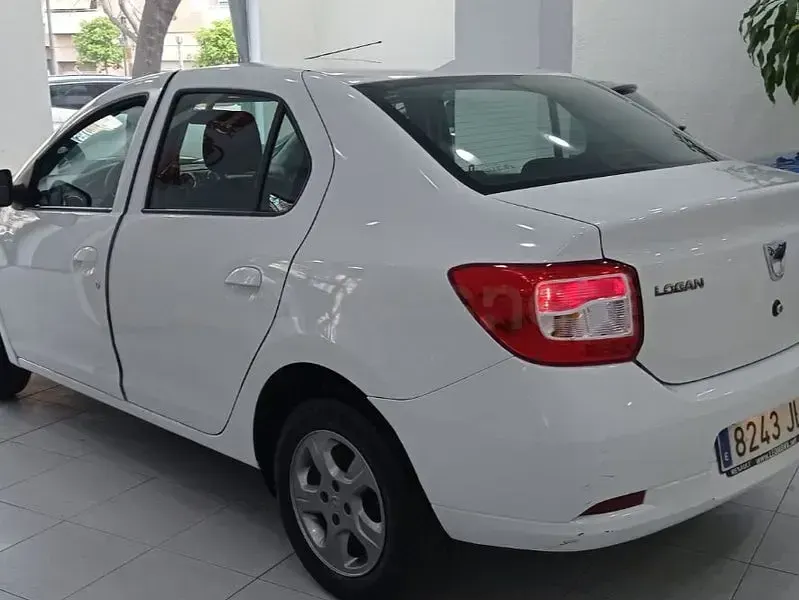 Usado Dacia Logan Ambiance 90 CV (66 kW) 2016 Blanco Berlina