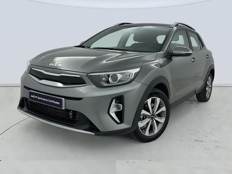 Usado Kia Stonic 100 CV (73 kW) 2025 Gris SUV