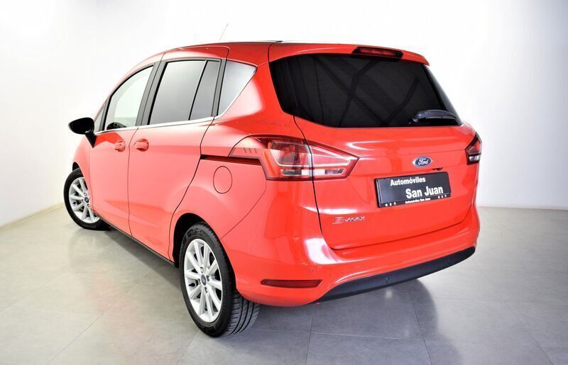 Usado Ford B-MAX Titanium 95 CV (69 kW) 2015 Rojo Monovolumen