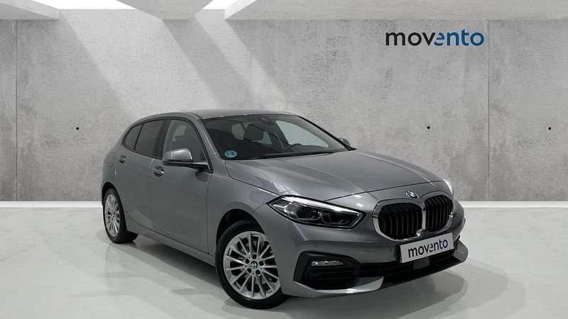 Gris Usado 2022 BMW 118 Comfort Edition Utilitario | 24.400 € (Precio justo) - Imagen 1/4