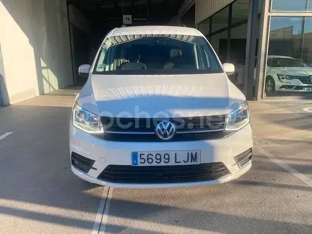 Usado VW Caddy Trendline 102 CV (75 kW) 2020 Blanco Monovolumen