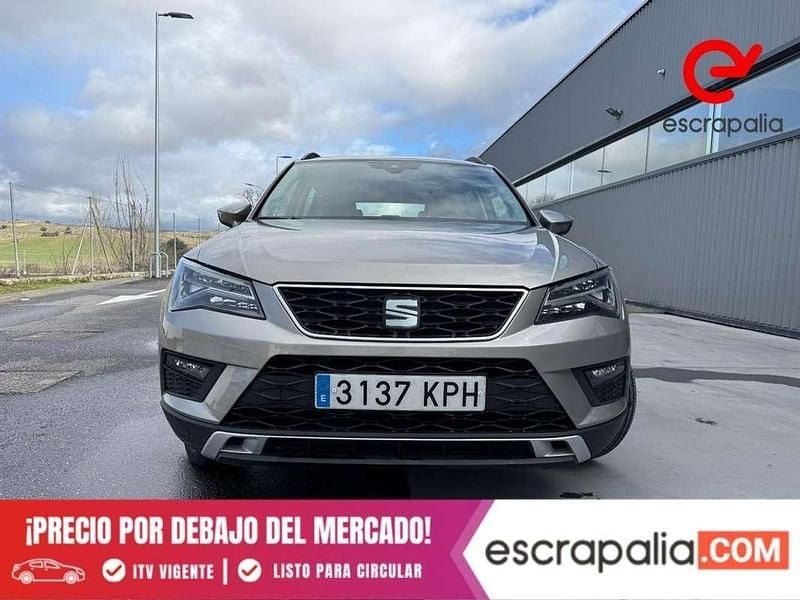 Usado Seat Ateca Style Plus 115 CV (84 kW) 2018 Gris / plata SUV