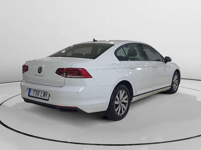 Usado VW Passat 151 CV (111 kW) 2022 Blanco Berlina