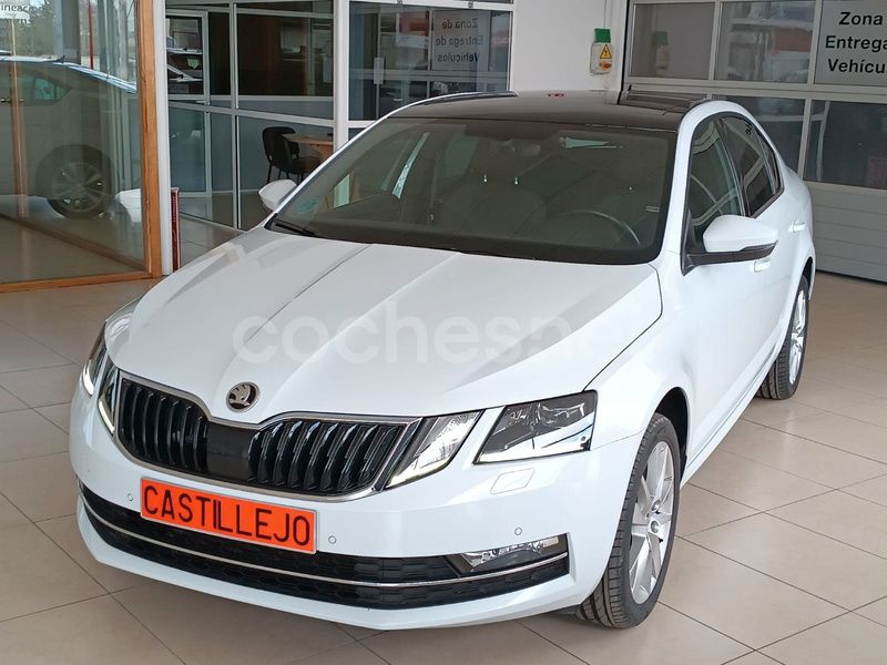 Blanco Usado 2019 Skoda Octavia Style Berlina | 19.800 € (Caro) - Imagen 1/4