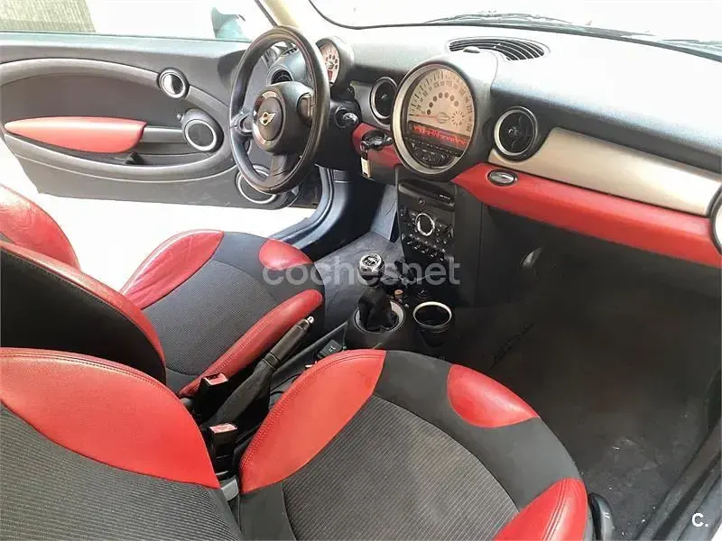 Käytetty Mini Cooper D 110 HP (80 kW) 2010 Musta Viistoperä