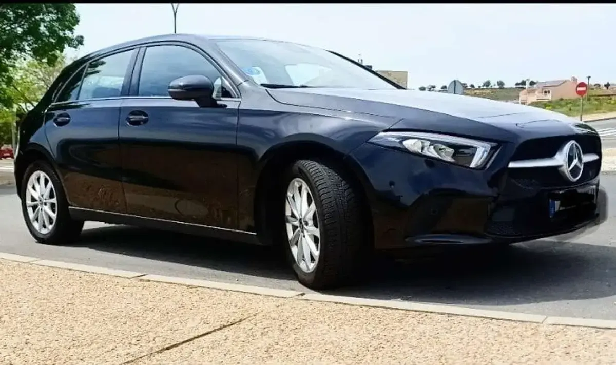 Usado Mercedes A250 218 CV (160 kW) 2022 Negro Utilitario