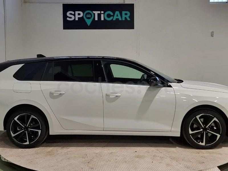 Nuevo Opel Astra 130 CV (95 kW) 2025 Blanco Familiar