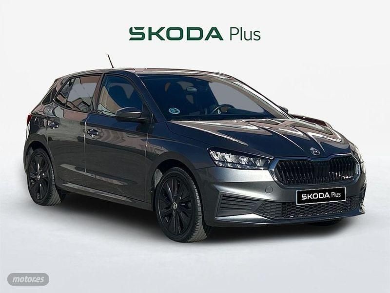 Gris / plateado Usado 2021 Skoda Fabia Sport Berlina | 16.400 € (Buen precio) - Imagen 1/4