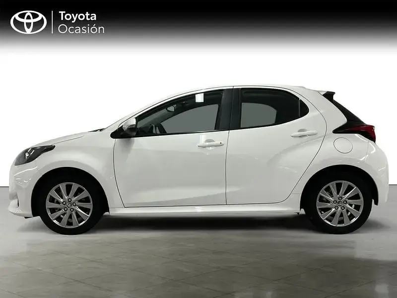 Usado Toyota Yaris Active 116 CV (85 kW) 2023 Blanco Utilitario