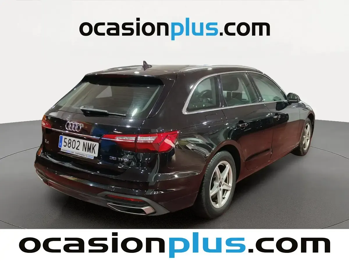 Käytetty Audi A4 Advanced Plus 150 HP (110 kW) 2023 Musta Farmari