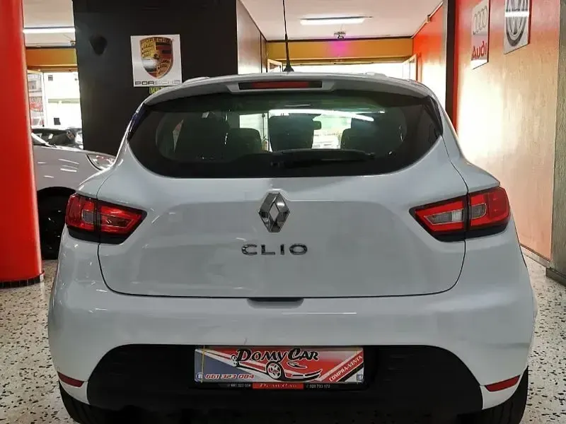 Usado Renault Clio IV Business 76 CV (55 kW) 2019 Blanco Berlina