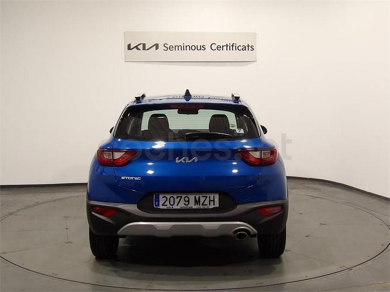 Usado Kia Stonic 79 CV (58 kW) 2025 Azul SUV