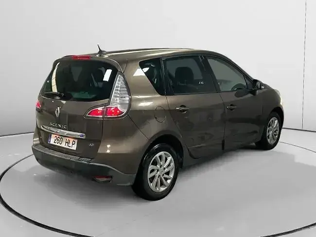 Käytetty Renault Scénic III Dynamique 130 HP (95 kW) 2012 Ruskea Tila-auto