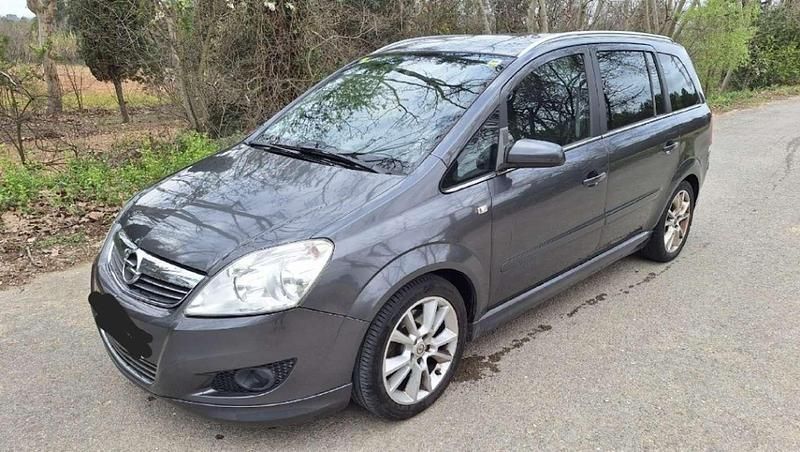 Usado Opel Zafira Cosmo 120 CV (88 kW) 2009 Gris / plata Monovolumen