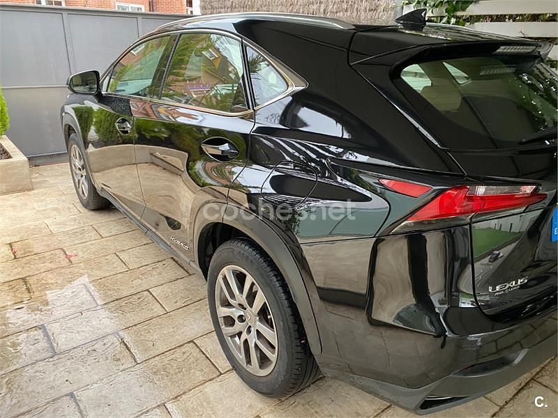 Usado Lexus NX300h Executive Line 197 CV (144 kW) 2016 Negro SUV