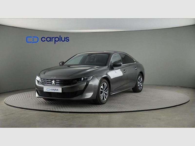 Usado Peugeot 508 Allure 130 CV (95 kW) 2021 Gris platino (metalizado) Berlina