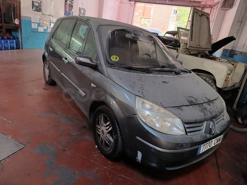 Usado Renault Scénic Dynamique 115 CV (84 kW) 2003 Gris / plata Monovolumen