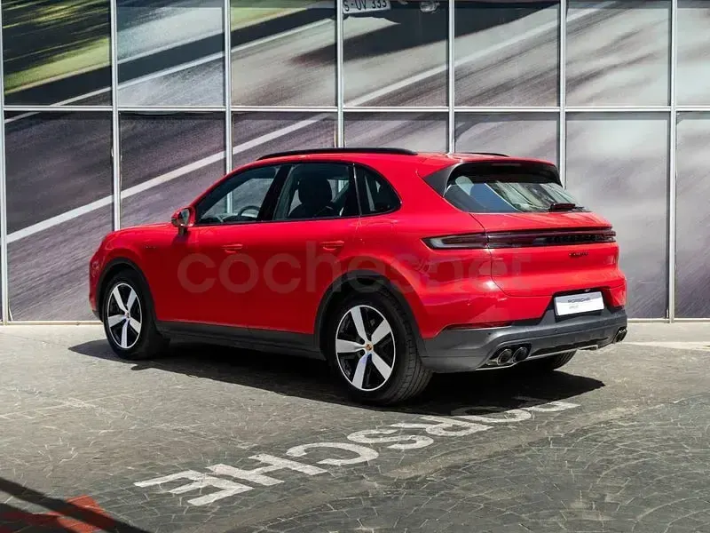 Usado Porsche Cayenne E-Hybrid 470 CV (345 kW) 2025 Rojo SUV