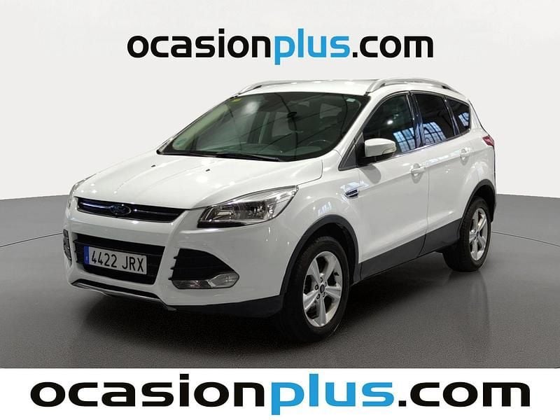 Usado Ford Kuga Trend 120 CV (88 kW) 2016 Blanco SUV