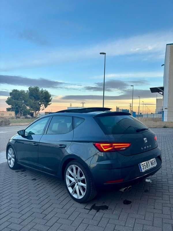 Usado Seat Leon FR 150 CV (110 kW) 2018 Azul Utilitario