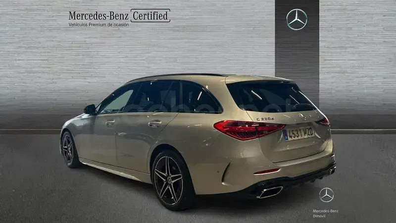 Usado Mercedes C220 200 CV (147 kW) 2024 Gris / plata Familiar