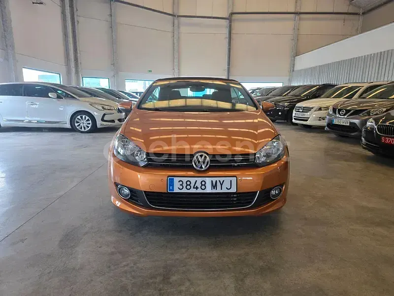 Usado VW Golf VII Advance 150 CV (110 kW) 2016 Naranja Berlina