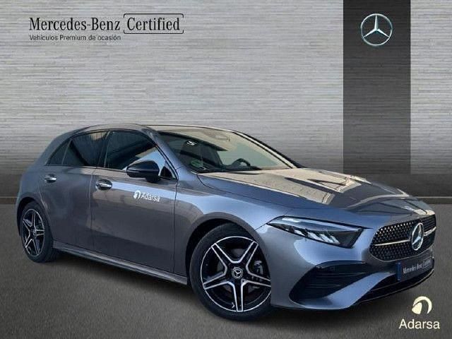 Usado Mercedes A180 AMG line 116 CV (85 kW) 2025 Gris montaña