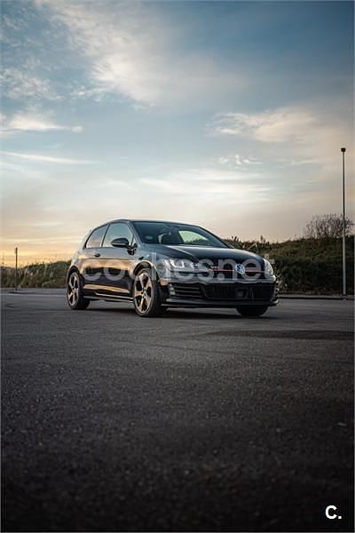 Usado VW Golf VII GTI 230 CV (169 kW) 2015 Negro Berlina