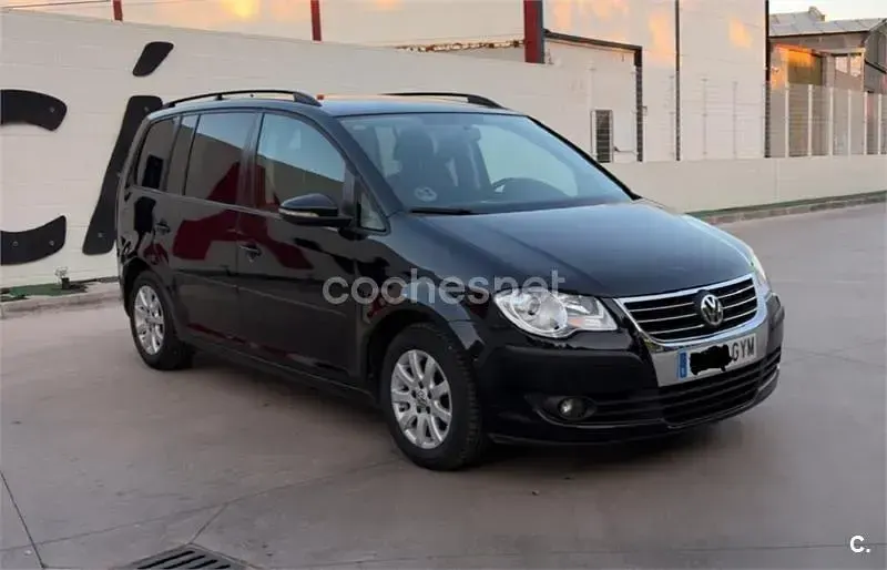 Usado VW Touran Advance 105 CV (77 kW) 2010 Negro Monovolumen
