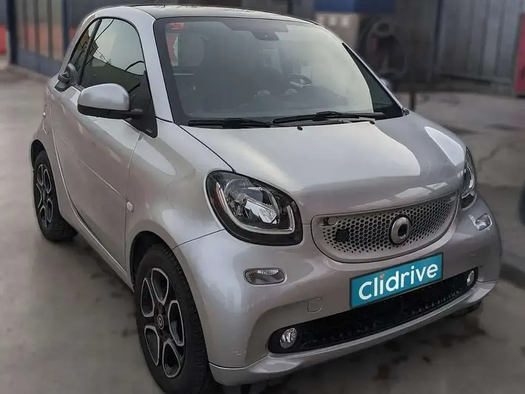 Usado Smart ForTwo Electric Drive 60 kW (82 CV) 2019 Gris Coupe