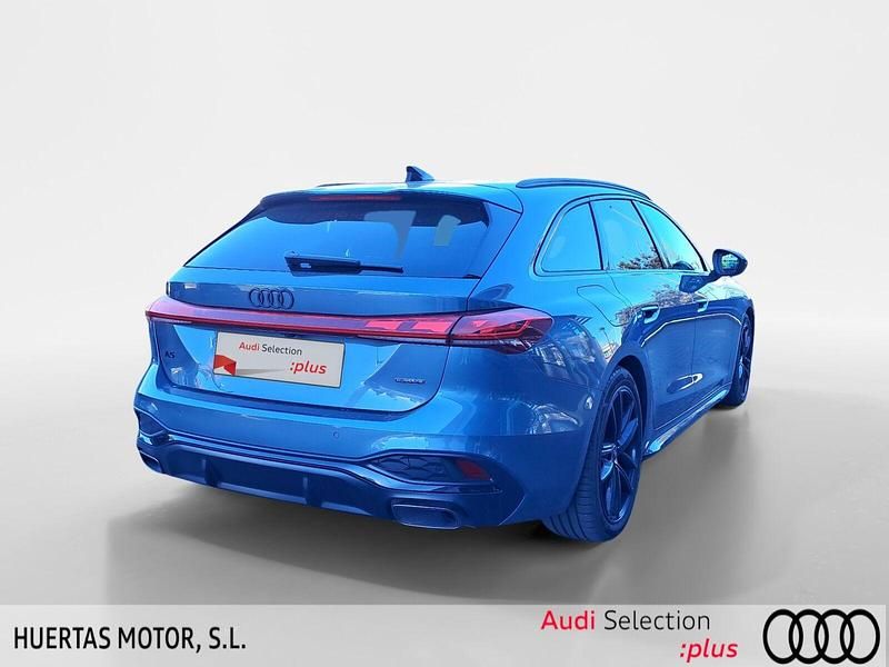 Usado Audi A5 Ambiente 367 CV (269 kW) 2025 Azul Familiar