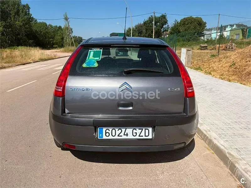 Usado Citroën C4 90 CV (66 kW) 2010 Gris / plata Berlina