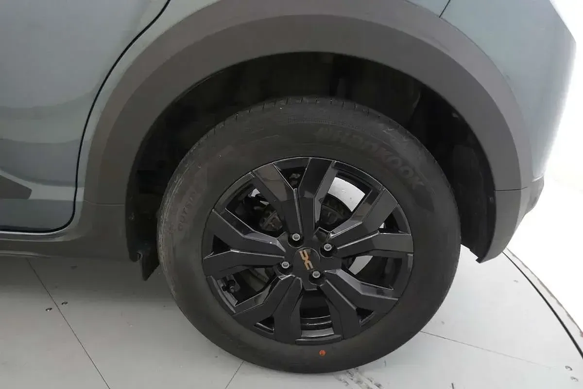 Usado Dacia Sandero Extreme 101 CV (74 kW) 2023 Verde Utilitario