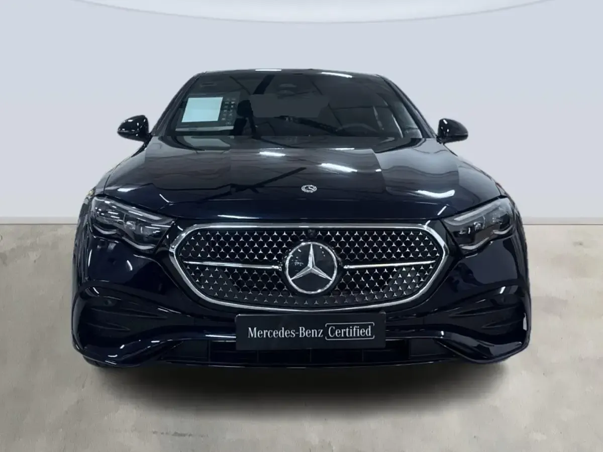 Usado Mercedes E300 313 CV (230 kW) 2025 Azul Berlina