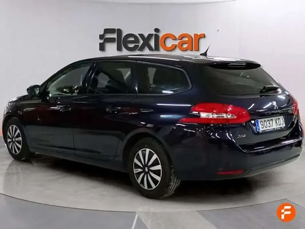Usado Peugeot 308 Active 131 CV (96 kW) 2017 Negro Utilitario