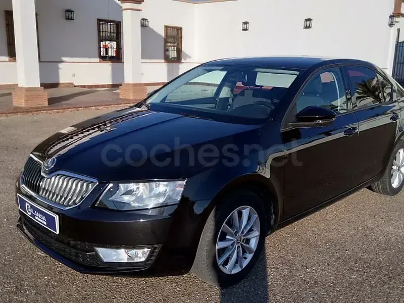 Usado Skoda Octavia Ambition 105 CV (77 kW) 2013 Negro Berlina